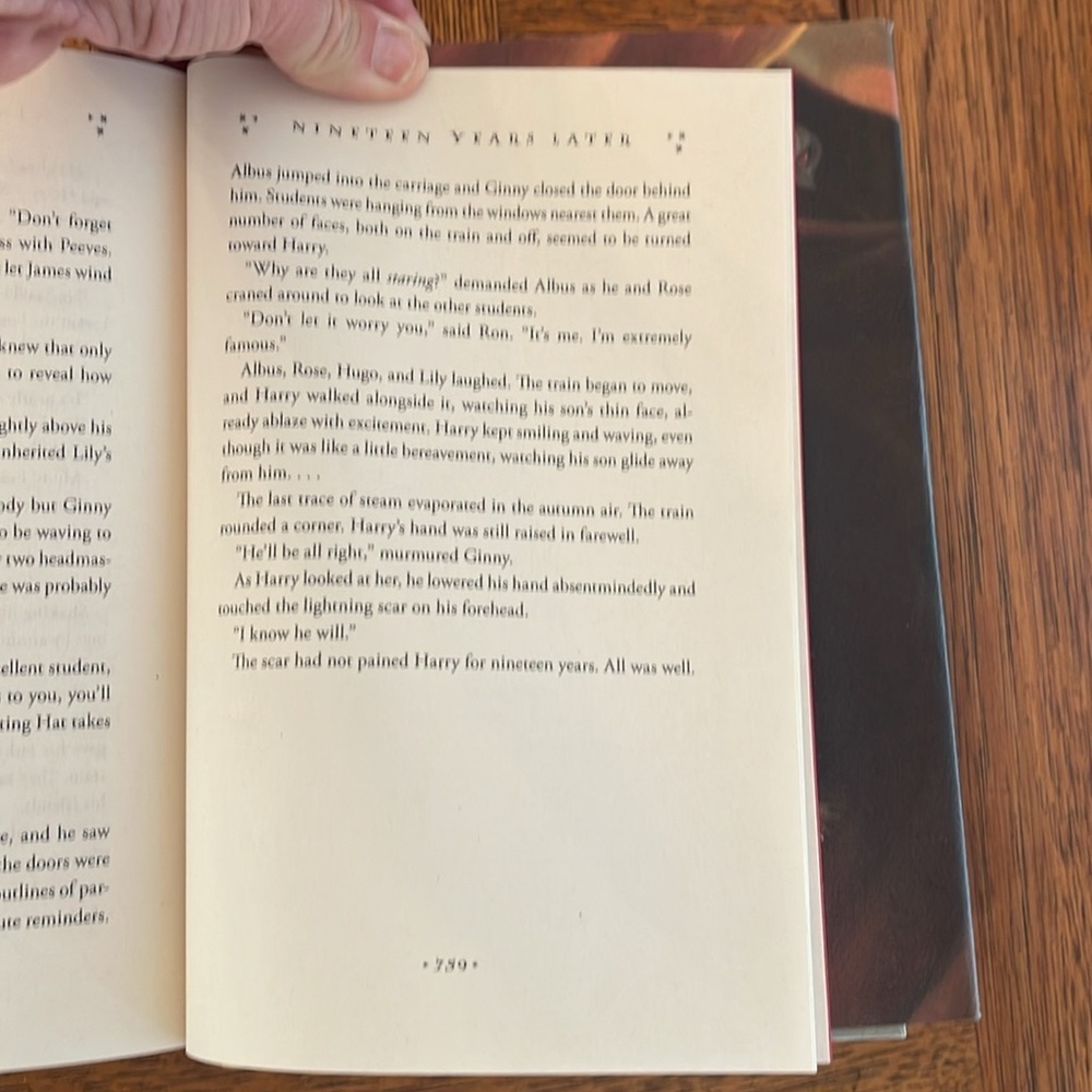 Rare Harry Potter and the deathly hallows first edition hardback - Picture 5 of 6